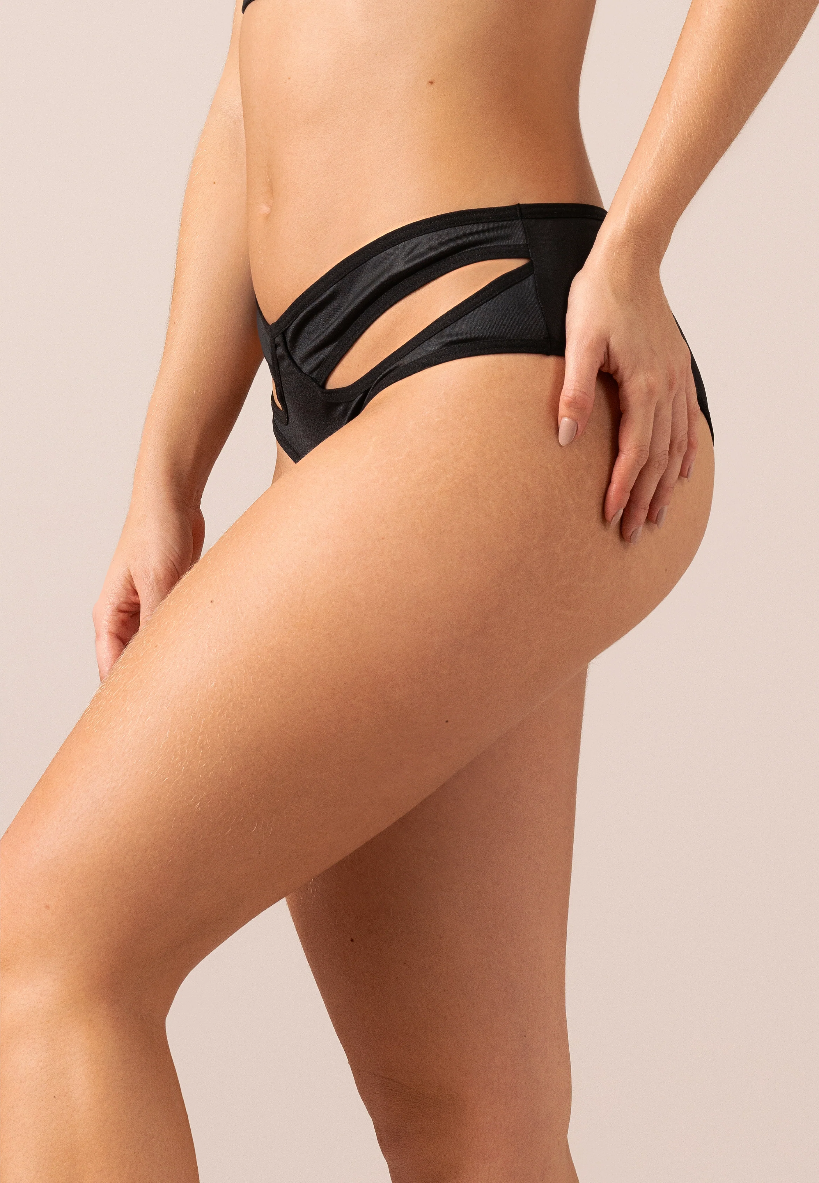 Panty Tessa - Image 3